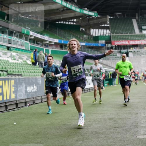 05.10.2025 - 20. swb-Marathon Bremen Michael Burmester http://msf.ph/oto/9327694 05.10.2025 12:51:50 Laufen im Stadion 503, 750, 754, 914, 1029, 1064, 1120, 1314, 1499, 1550, 1577, 1701, 1748, 1911, 1926, 2279, 2283, 2350, 2447, 2493, 2526, 3178, 4104, 4260, 4652, 4654, 4687, 4781, 5068, 5108, 5416, 5847, 5910, 6066, 6210, 6367, 6773, 6775, 7031, 7293, 7313, 7419, 7713, 7723, 8066, 8534, 8558, 8682, 8740, 8780, 334, 601, 1037, 1689, 1909, 2059, 3267, 3419, 3608, 3661, 4032, 4104, 5551, 5817, 5838, 6401, 6477, 8083, 8995 meine-sportfotos.de