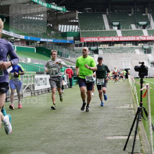 05.10.2025 - 20. swb-Marathon Bremen Michael Burmester http://msf.ph/oto/9327702 05.10.2025 12:51:51 Laufen im Stadion 503, 750, 754, 914, 1029, 1064, 1120, 1314, 1499, 1550, 1577, 1701, 1748, 1911, 1926, 2279, 2283, 2350, 2447, 2493, 2526, 3178, 4260, 4652, 4654, 4687, 4781, 5068, 5108, 5416, 5847, 5910, 6066, 6210, 6367, 6773, 6775, 7031, 7293, 7313, 7419, 7713, 7723, 8066, 8534, 8558, 8682, 8740, 8780, 334, 503, 601, 1037, 1689, 1909, 2059, 3267, 3419, 3608, 3661, 4032, 4104, 5551, 5817, 5838, 6401, 6477, 8083 meine-sportfotos.de