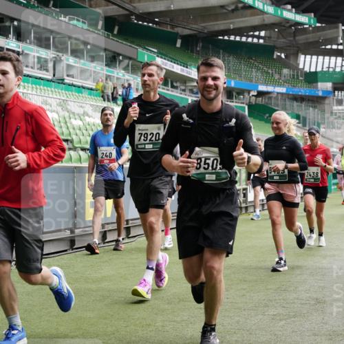 05.10.2025 - 20. swb-Marathon Bremen Michael Burmester http://msf.ph/oto/9327709 05.10.2025 12:56:16 Laufen im Stadion 78, 240, 325, 591, 830, 901, 984, 989, 1261, 1380, 1490, 1679, 1774, 1825, 1931, 2134, 2149, 2162, 2263, 2438, 2459, 2490, 2571, 2634, 2942, 3074, 3161, 3392, 3515, 3519, 3606, 3612, 3749, 3980, 4052, 4079, 4101, 4116, 4149, 4195, 4288, 4432, 4456, 4485, 4796, 5255, 5289, 5370, 5419, 5469, 5490, 5615, 5691, 5719, 6048, 6070, 6176, 6375, 6441, 6515, 6570, 6615, 6689, 6744, 6797, 6820, 6864, 6937, 7000, 7292, 7320, 7431, 7783, 7920, 8060, 8144, 8222, 78, 2162, 2884 meine-sportfotos.de