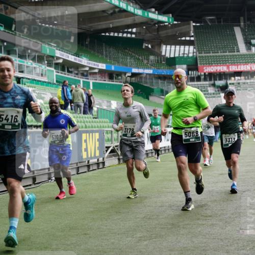 05.10.2025 - 20. swb-Marathon Bremen Michael Burmester http://msf.ph/oto/9327718 05.10.2025 12:51:52 Laufen im Stadion 750, 754, 914, 1029, 1064, 1120, 1314, 1499, 1550, 1577, 1701, 1748, 1911, 1926, 2279, 2283, 2350, 2447, 2493, 2526, 3178, 3626, 4260, 4652, 4654, 4687, 4781, 5068, 5108, 5416, 5847, 5910, 6066, 6210, 6367, 6773, 6775, 7031, 7293, 7313, 7419, 7713, 7723, 8066, 8534, 8558, 8682, 8740, 8780, 334, 503, 601, 1037, 1689, 1909, 2059, 3267, 3419, 3608, 3661, 4032, 4104, 5551, 5817, 5838, 6401, 6477, 8083 meine-sportfotos.de