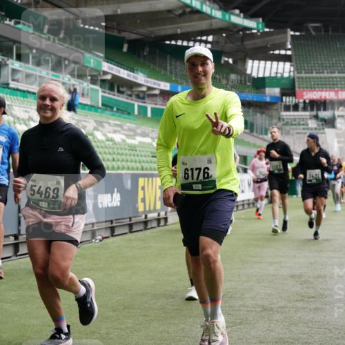 05.10.2025 - 20. swb-Marathon Bremen Michael Burmester http://msf.ph/oto/9327730 05.10.2025 12:56:18 Laufen im Stadion 240, 325, 591, 830, 901, 984, 989, 1261, 1380, 1490, 1679, 1774, 1825, 1931, 2134, 2149, 2263, 2438, 2459, 2490, 2571, 2634, 2942, 3074, 3161, 3392, 3606, 3612, 3749, 3980, 4052, 4079, 4101, 4116, 4149, 4195, 4288, 4432, 4456, 4485, 4796, 5246, 5255, 5289, 5370, 5419, 5469, 5490, 5615, 5691, 5719, 6048, 6070, 6176, 6375, 6441, 6451, 6515, 6570, 6615, 6689, 6744, 6797, 6820, 6864, 6926, 6937, 7000, 7292, 7320, 7431, 7783, 7920, 8060, 8144, 8222, 78, 2162, 2884, 3074, 3515 meine-sportfotos.de
