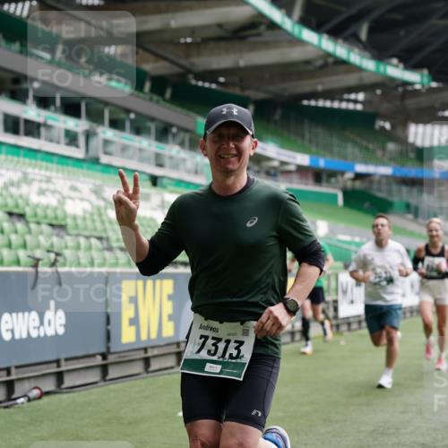 05.10.2025 - 20. swb-Marathon Bremen Michael Burmester http://msf.ph/oto/9327745 05.10.2025 12:51:54 Laufen im Stadion 750, 754, 914, 1029, 1064, 1120, 1314, 1499, 1550, 1577, 1701, 1748, 1911, 1926, 2279, 2283, 2350, 2447, 2493, 2526, 3041, 3178, 3626, 4260, 4652, 4654, 4687, 4781, 5068, 5108, 5416, 5847, 5910, 6066, 6210, 6367, 6773, 6775, 7012, 7031, 7293, 7313, 7419, 7713, 7723, 8066, 8218, 8534, 8558, 8682, 8740, 8780, 334, 503, 601, 1037, 1499, 1689, 1909, 3267, 3419, 3608, 3661, 4032, 4104, 5551, 5817, 5838, 6066, 6401, 6477, 8083 meine-sportfotos.de