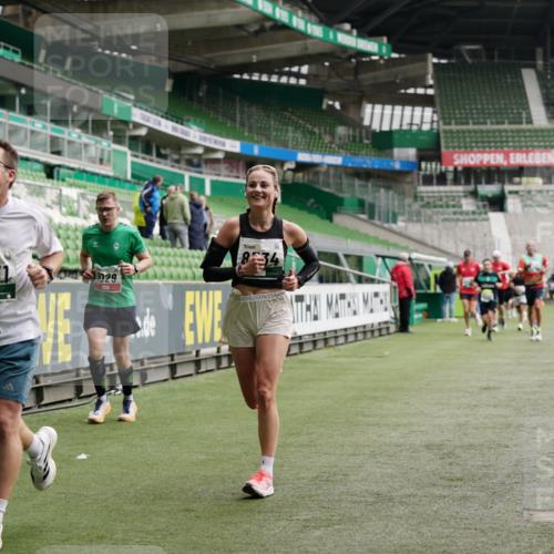 05.10.2025 - 20. swb-Marathon Bremen Michael Burmester http://msf.ph/oto/9327761 05.10.2025 12:51:56 Laufen im Stadion 750, 754, 914, 1029, 1064, 1120, 1314, 1550, 1577, 1701, 1748, 1911, 1926, 2279, 2283, 2350, 2447, 2493, 2526, 3041, 3178, 3626, 4260, 4652, 4654, 4687, 4781, 5068, 5108, 5416, 5847, 5910, 6210, 6367, 6773, 6775, 7012, 7031, 7293, 7313, 7419, 7713, 7723, 8066, 8218, 8534, 8558, 8682, 8701, 8740, 8780, 9115, 334, 503, 601, 1037, 1499, 1689, 1909, 2493, 3267, 3419, 3608, 3661, 4032, 4104, 4654, 5551, 5817, 5838, 6066, 6401, 6477, 8083 meine-sportfotos.de