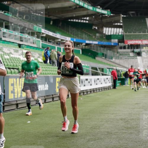 05.10.2025 - 20. swb-Marathon Bremen Michael Burmester http://msf.ph/oto/9327769 05.10.2025 12:51:56 Laufen im Stadion 750, 754, 914, 1029, 1064, 1120, 1314, 1550, 1577, 1701, 1748, 1911, 1926, 2279, 2283, 2350, 2447, 2493, 2526, 3041, 3178, 3626, 4260, 4652, 4654, 4687, 4781, 5068, 5108, 5416, 5847, 5910, 6210, 6367, 6773, 6775, 7012, 7031, 7293, 7313, 7419, 7713, 7723, 8066, 8218, 8534, 8558, 8682, 8701, 8740, 8780, 9115, 334, 503, 601, 1037, 1499, 1689, 1909, 2493, 3267, 3419, 3608, 3661, 4032, 4104, 4654, 5551, 5817, 5838, 6066, 6401, 6477, 8083 meine-sportfotos.de