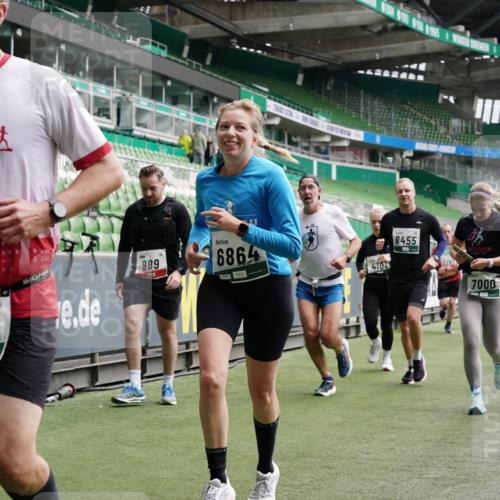 05.10.2025 - 20. swb-Marathon Bremen Michael Burmester http://msf.ph/oto/9327798 05.10.2025 12:56:24 Laufen im Stadion 325, 591, 830, 901, 984, 989, 1161, 1261, 1380, 1679, 1774, 1825, 1931, 2134, 2149, 2263, 2438, 2490, 2571, 2634, 2942, 3161, 3392, 3606, 3749, 3980, 4052, 4101, 4149, 4288, 4432, 4485, 5246, 5255, 5370, 5419, 5469, 5490, 5615, 5719, 6070, 6176, 6375, 6441, 6451, 6515, 6689, 6744, 6797, 6864, 6926, 7000, 7283, 7292, 7320, 7431, 7783, 7920, 8060, 8144, 8222, 9054, 78, 240, 1490, 2162, 2459, 2884, 3074, 3515, 3612, 4079, 4116, 4195, 4456, 5691 meine-sportfotos.de