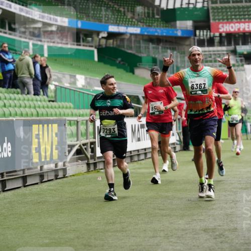 05.10.2025 - 20. swb-Marathon Bremen Michael Burmester http://msf.ph/oto/9327801 05.10.2025 12:52:01 Laufen im Stadion 750, 754, 914, 1029, 1064, 1120, 1314, 1550, 1552, 1701, 1748, 1911, 1926, 2279, 2283, 2350, 2447, 2526, 2595, 3033, 3041, 3178, 3626, 4260, 4652, 4687, 4781, 5068, 5108, 5416, 5459, 5675, 5847, 5910, 6367, 6773, 7012, 7031, 7293, 7313, 7419, 7713, 8066, 8218, 8534, 8558, 8682, 8701, 8740, 8780, 9115, 503, 601, 1037, 1499, 1577, 1689, 1701, 1909, 2493, 3267, 3419, 3661, 4032, 4104, 4654, 5551, 5838, 6066, 6210, 6401, 6775, 7723, 8083 meine-sportfotos.de