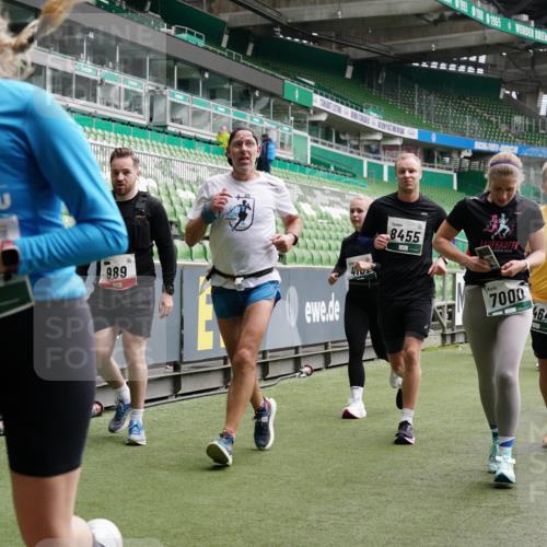 05.10.2025 - 20. swb-Marathon Bremen Michael Burmester http://msf.ph/oto/9327810 05.10.2025 12:56:25 Laufen im Stadion 325, 591, 830, 901, 984, 989, 1161, 1261, 1380, 1679, 1774, 1825, 1931, 2134, 2149, 2263, 2438, 2490, 2571, 2634, 2942, 3161, 3392, 3606, 3749, 3980, 4052, 4101, 4149, 4288, 4432, 4485, 5246, 5255, 5370, 5419, 5469, 5490, 5615, 5719, 6070, 6176, 6375, 6441, 6451, 6515, 6689, 6744, 6797, 6864, 6926, 7000, 7283, 7292, 7320, 7431, 7490, 7783, 7920, 8060, 8144, 8222, 9054, 78, 240, 1261, 1490, 2162, 2459, 2884, 3074, 3515, 3612, 4079, 4116, 4195, 4456, 5691, 5719 meine-sportfotos.de