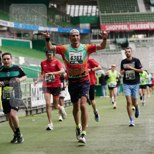 05.10.2025 - 20. swb-Marathon Bremen Michael Burmester http://msf.ph/oto/9327813 05.10.2025 12:52:02 Laufen im Stadion 750, 754, 914, 1029, 1064, 1120, 1314, 1550, 1552, 1748, 1911, 1926, 2279, 2283, 2350, 2447, 2526, 2595, 3033, 3041, 3178, 3626, 4260, 4652, 4687, 4781, 5068, 5108, 5416, 5459, 5675, 5847, 5910, 6367, 6773, 7012, 7031, 7293, 7313, 7419, 7713, 8066, 8218, 8534, 8558, 8682, 8701, 8740, 8780, 9115, 503, 601, 1037, 1499, 1577, 1701, 1909, 2493, 3267, 3419, 3661, 4032, 4104, 4654, 5551, 6066, 6210, 6401, 6775, 7723, 8083 meine-sportfotos.de