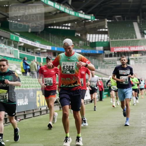 05.10.2025 - 20. swb-Marathon Bremen Michael Burmester http://msf.ph/oto/9327821 05.10.2025 12:52:03 Laufen im Stadion 750, 754, 914, 1029, 1064, 1120, 1314, 1550, 1552, 1748, 1911, 1926, 2279, 2283, 2350, 2447, 2526, 2595, 3033, 3041, 3178, 3626, 4260, 4652, 4687, 4781, 5068, 5108, 5416, 5459, 5675, 5847, 5910, 6367, 6773, 7012, 7031, 7293, 7313, 7419, 7713, 8066, 8218, 8534, 8558, 8682, 8701, 8740, 8780, 9115, 503, 1499, 1577, 1701, 1909, 2493, 2526, 3267, 3661, 4032, 4104, 4654, 5551, 6066, 6210, 6775, 7723, 8083 meine-sportfotos.de