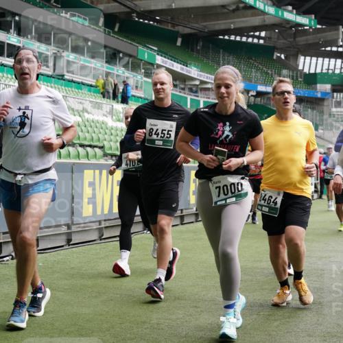 05.10.2025 - 20. swb-Marathon Bremen Michael Burmester http://msf.ph/oto/9327822 05.10.2025 12:56:26 Laufen im Stadion 325, 591, 830, 901, 984, 989, 1161, 1380, 1679, 1774, 1825, 1931, 2134, 2149, 2263, 2438, 2490, 2571, 2634, 2942, 3161, 3392, 3606, 3749, 3980, 4052, 4101, 4149, 4288, 4432, 4485, 5246, 5255, 5370, 5419, 5469, 5490, 5615, 6070, 6176, 6375, 6441, 6451, 6515, 6689, 6744, 6797, 6864, 6926, 7000, 7283, 7292, 7320, 7431, 7490, 7783, 7920, 8060, 8144, 8222, 9054, 78, 240, 1261, 1490, 1774, 2162, 2459, 2884, 2942, 3074, 3515, 3612, 4079, 4116, 4195, 4456, 5691, 5719 meine-sportfotos.de