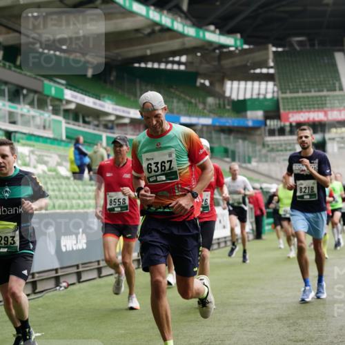 05.10.2025 - 20. swb-Marathon Bremen Michael Burmester http://msf.ph/oto/9327829 05.10.2025 12:52:03 Laufen im Stadion 750, 754, 914, 1029, 1064, 1120, 1314, 1550, 1552, 1748, 1911, 1926, 2279, 2283, 2350, 2447, 2526, 2595, 3033, 3041, 3178, 3626, 4260, 4652, 4687, 4781, 5068, 5108, 5416, 5459, 5675, 5847, 5910, 6367, 6773, 7012, 7031, 7293, 7313, 7419, 7713, 8066, 8218, 8534, 8558, 8682, 8701, 8740, 8780, 9115, 503, 1499, 1577, 1701, 1909, 2493, 2526, 3267, 3661, 4032, 4104, 4654, 5551, 6066, 6210, 6775, 7723, 8083 meine-sportfotos.de