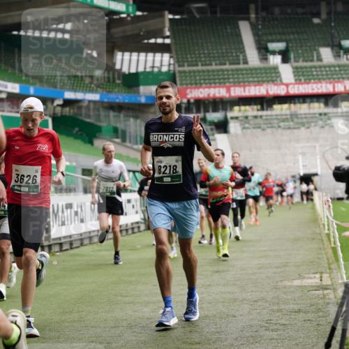 05.10.2025 - 20. swb-Marathon Bremen Michael Burmester http://msf.ph/oto/9327833 05.10.2025 12:52:04 Laufen im Stadion 750, 754, 914, 1029, 1064, 1120, 1314, 1550, 1552, 1748, 1911, 1926, 2279, 2283, 2350, 2447, 2595, 3033, 3041, 3178, 3626, 4260, 4362, 4652, 4687, 4781, 5068, 5108, 5416, 5459, 5675, 5847, 5910, 6367, 6773, 7012, 7031, 7293, 7313, 7419, 7713, 8066, 8218, 8534, 8558, 8682, 8701, 8740, 8780, 9115, 503, 1064, 1499, 1577, 1701, 1909, 2350, 2493, 2526, 3267, 3661, 4032, 4104, 4654, 5551, 6066, 6210, 6775, 7723 meine-sportfotos.de