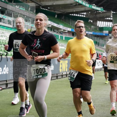 05.10.2025 - 20. swb-Marathon Bremen Michael Burmester http://msf.ph/oto/9327834 05.10.2025 12:56:27 Laufen im Stadion 325, 591, 830, 901, 984, 989, 1161, 1380, 1679, 1825, 1931, 2134, 2149, 2263, 2438, 2490, 2571, 2634, 3161, 3392, 3606, 3749, 3980, 4052, 4101, 4149, 4288, 4432, 4485, 5246, 5255, 5370, 5419, 5469, 5490, 5615, 6070, 6176, 6375, 6441, 6451, 6515, 6689, 6797, 6864, 6926, 7000, 7283, 7292, 7320, 7431, 7490, 7783, 7920, 8060, 8144, 8222, 9054, 78, 240, 1261, 1490, 1774, 1825, 2162, 2459, 2884, 2942, 3074, 3515, 3612, 4079, 4116, 4195, 4456, 5615, 5691, 5719, 6515 meine-sportfotos.de