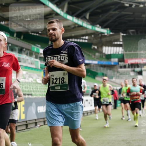 05.10.2025 - 20. swb-Marathon Bremen Michael Burmester http://msf.ph/oto/9327853 05.10.2025 12:52:05 Laufen im Stadion 750, 754, 914, 1029, 1120, 1314, 1550, 1552, 1748, 1911, 1926, 2279, 2283, 2447, 2595, 3033, 3041, 3178, 3626, 4260, 4362, 4652, 4687, 4781, 5068, 5108, 5416, 5459, 5675, 5847, 5910, 6367, 6773, 7012, 7031, 7293, 7313, 7419, 7713, 8066, 8218, 8534, 8558, 8682, 8701, 8740, 8780, 9115, 503, 750, 1064, 1499, 1577, 1701, 1909, 2279, 2350, 2493, 2526, 3267, 3661, 4104, 4654, 5551, 6066, 6210, 6775, 7723, 8682 meine-sportfotos.de