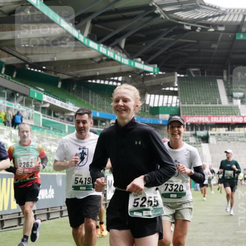 05.10.2025 - 20. swb-Marathon Bremen Michael Burmester http://msf.ph/oto/9327866 05.10.2025 12:56:29 Laufen im Stadion 325, 591, 830, 901, 984, 989, 1161, 1380, 1679, 1931, 2134, 2149, 2263, 2438, 2490, 2571, 2634, 3161, 3392, 3606, 3749, 3980, 4052, 4101, 4149, 4288, 4432, 4485, 5246, 5255, 5370, 5419, 5469, 5490, 6070, 6176, 6375, 6441, 6451, 6689, 6797, 6864, 6926, 7000, 7283, 7292, 7320, 7431, 7490, 7783, 7920, 8060, 8144, 8222, 8564, 9054, 78, 240, 1261, 1490, 1774, 1825, 2162, 2459, 2884, 2942, 3074, 3515, 3612, 4079, 4116, 4195, 4456, 5615, 5691, 5719, 6515 meine-sportfotos.de
