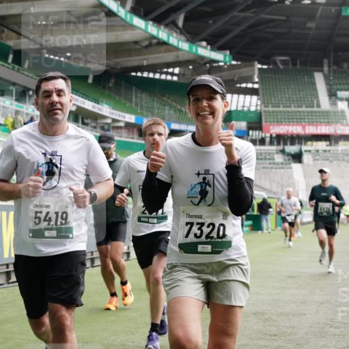 05.10.2025 - 20. swb-Marathon Bremen Michael Burmester http://msf.ph/oto/9327873 05.10.2025 12:56:30 Laufen im Stadion 325, 591, 830, 901, 984, 989, 1161, 1380, 1679, 1931, 2134, 2149, 2263, 2438, 2490, 2571, 2634, 3161, 3392, 3606, 3749, 3980, 4052, 4101, 4149, 4288, 4432, 4485, 5246, 5255, 5370, 5419, 5469, 5490, 6070, 6176, 6375, 6441, 6451, 6689, 6797, 6864, 6926, 7000, 7283, 7292, 7320, 7431, 7490, 7783, 7920, 8060, 8144, 8222, 8564, 9054, 78, 240, 1261, 1490, 1774, 1825, 1931, 2162, 2459, 2490, 2884, 2942, 3074, 3515, 3612, 4079, 4116, 4195, 4456, 5615, 5691, 5719, 6515 meine-sportfotos.de