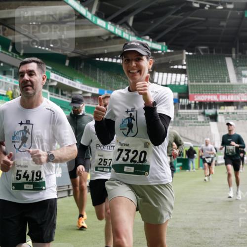 05.10.2025 - 20. swb-Marathon Bremen Michael Burmester http://msf.ph/oto/9327877 05.10.2025 12:56:30 Laufen im Stadion 325, 591, 830, 901, 984, 989, 1161, 1380, 1679, 1931, 2134, 2149, 2263, 2438, 2490, 2571, 2634, 3161, 3392, 3606, 3749, 3980, 4052, 4101, 4149, 4288, 4432, 4485, 5246, 5255, 5370, 5419, 5469, 5490, 6070, 6176, 6375, 6441, 6451, 6689, 6797, 6864, 6926, 7000, 7283, 7292, 7320, 7431, 7490, 7783, 7920, 8060, 8144, 8222, 8564, 9054, 78, 240, 1261, 1490, 1774, 1825, 1931, 2162, 2459, 2490, 2884, 2942, 3074, 3515, 3612, 4079, 4116, 4195, 4456, 5615, 5691, 5719, 6515 meine-sportfotos.de