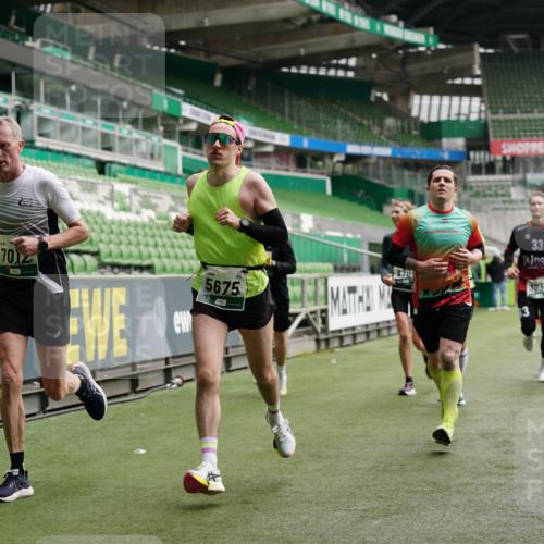 05.10.2025 - 20. swb-Marathon Bremen Michael Burmester http://msf.ph/oto/9327878 05.10.2025 12:52:07 Laufen im Stadion 754, 914, 1029, 1120, 1314, 1550, 1552, 1748, 1926, 2283, 2447, 2595, 3033, 3041, 3178, 3626, 4260, 4362, 4652, 4687, 4781, 5068, 5108, 5416, 5459, 5675, 5847, 5910, 6367, 6773, 7012, 7031, 7293, 7313, 7419, 7713, 8066, 8218, 8534, 8558, 8701, 8740, 8780, 9115, 503, 750, 1064, 1499, 1577, 1701, 1909, 1911, 2279, 2350, 2493, 2526, 3661, 4104, 4654, 5551, 6066, 6210, 6775, 7723, 8682, 8780 meine-sportfotos.de
