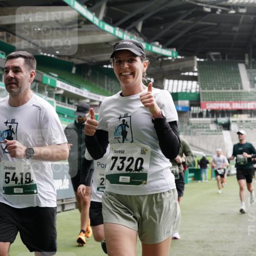 05.10.2025 - 20. swb-Marathon Bremen Michael Burmester http://msf.ph/oto/9327881 05.10.2025 12:56:30 Laufen im Stadion 325, 591, 830, 901, 984, 989, 1161, 1380, 1679, 1931, 2134, 2149, 2263, 2438, 2490, 2571, 2634, 3161, 3392, 3606, 3749, 3980, 4052, 4101, 4149, 4288, 4432, 4485, 5246, 5255, 5370, 5419, 5469, 5490, 6070, 6176, 6375, 6441, 6451, 6689, 6797, 6864, 6926, 7000, 7283, 7292, 7320, 7431, 7490, 7783, 7920, 8060, 8144, 8222, 8564, 9054, 78, 240, 1261, 1490, 1774, 1825, 1931, 2162, 2459, 2490, 2884, 2942, 3074, 3515, 3612, 4079, 4116, 4195, 4456, 5615, 5691, 5719, 6515 meine-sportfotos.de