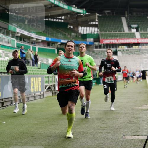 05.10.2025 - 20. swb-Marathon Bremen Michael Burmester http://msf.ph/oto/9327886 05.10.2025 12:52:08 Laufen im Stadion 754, 914, 1029, 1120, 1314, 1550, 1552, 1748, 1926, 2283, 2447, 2595, 3033, 3041, 3178, 3626, 4260, 4362, 4652, 4687, 4781, 5068, 5108, 5416, 5459, 5561, 5675, 5847, 5910, 6367, 6773, 7012, 7031, 7293, 7313, 7419, 7713, 8066, 8218, 8534, 8558, 8701, 8740, 9115, 503, 750, 1064, 1314, 1499, 1577, 1701, 1909, 1911, 2279, 2350, 2493, 2526, 3661, 4104, 4654, 4687, 5551, 6066, 6210, 6775, 7723, 8066, 8682, 8780 meine-sportfotos.de