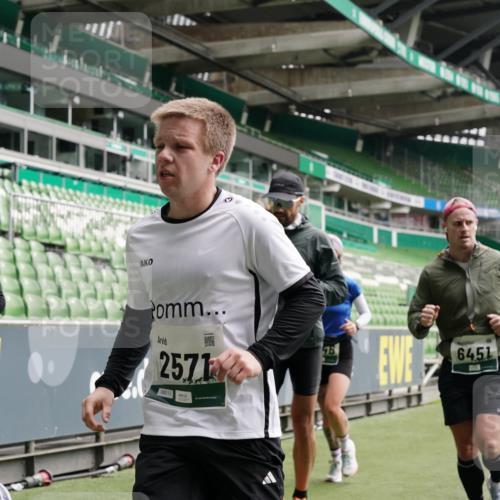 05.10.2025 - 20. swb-Marathon Bremen Michael Burmester http://msf.ph/oto/9327889 05.10.2025 12:56:31 Laufen im Stadion 325, 591, 830, 901, 984, 989, 1161, 1380, 1679, 2134, 2149, 2263, 2438, 2571, 2634, 3161, 3392, 3606, 3749, 3980, 4052, 4101, 4149, 4288, 4432, 4485, 5246, 5255, 5370, 5419, 5469, 5490, 6070, 6176, 6375, 6441, 6451, 6689, 6797, 6864, 6926, 7000, 7283, 7292, 7320, 7431, 7490, 7783, 7920, 8144, 8222, 8564, 9054, 78, 240, 1261, 1490, 1774, 1825, 1931, 2162, 2459, 2490, 2884, 2942, 3074, 3515, 3612, 4079, 4116, 4149, 4195, 4456, 5615, 5691, 5719, 6515 meine-sportfotos.de