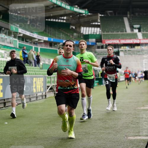 05.10.2025 - 20. swb-Marathon Bremen Michael Burmester http://msf.ph/oto/9327890 05.10.2025 12:52:08 Laufen im Stadion 754, 914, 1029, 1120, 1314, 1550, 1552, 1748, 1926, 2283, 2447, 2595, 3033, 3041, 3178, 3626, 4260, 4362, 4652, 4687, 4781, 5068, 5108, 5416, 5459, 5561, 5675, 5847, 5910, 6367, 6773, 7012, 7031, 7293, 7313, 7419, 7713, 8066, 8218, 8534, 8558, 8701, 8740, 9115, 503, 750, 1064, 1314, 1499, 1577, 1701, 1909, 1911, 2279, 2350, 2493, 2526, 3661, 4104, 4654, 4687, 5551, 6066, 6210, 6775, 7723, 8066, 8682, 8780 meine-sportfotos.de