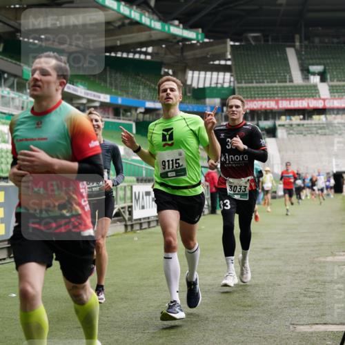 05.10.2025 - 20. swb-Marathon Bremen Michael Burmester http://msf.ph/oto/9327903 05.10.2025 12:52:09 Laufen im Stadion 754, 914, 1029, 1120, 1550, 1552, 1748, 1926, 2283, 2447, 2595, 3033, 3041, 3178, 3626, 4260, 4362, 4652, 4781, 5068, 5108, 5416, 5459, 5561, 5675, 5847, 5910, 6367, 6773, 7012, 7031, 7293, 7313, 7419, 7634, 7713, 8218, 8534, 8558, 8701, 8740, 9115, 503, 750, 1064, 1314, 1499, 1577, 1701, 1911, 2279, 2350, 2493, 2526, 4104, 4654, 4687, 6066, 6210, 6775, 7723, 8066, 8682, 8780 meine-sportfotos.de