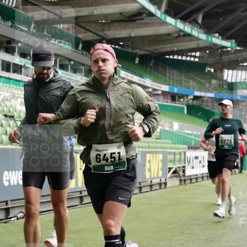 05.10.2025 - 20. swb-Marathon Bremen Michael Burmester http://msf.ph/oto/9327904 05.10.2025 12:56:32 Laufen im Stadion 325, 591, 830, 901, 984, 989, 1161, 1380, 1679, 2134, 2149, 2263, 2438, 2571, 2634, 3161, 3392, 3606, 3749, 3980, 4052, 4101, 4288, 4432, 4485, 5246, 5255, 5370, 5419, 5469, 5490, 6070, 6176, 6375, 6441, 6451, 6689, 6797, 6864, 6926, 7000, 7283, 7292, 7320, 7431, 7490, 7783, 7920, 8144, 8222, 8564, 9054, 78, 240, 1261, 1490, 1774, 1825, 1931, 2162, 2459, 2490, 2884, 2942, 3074, 3515, 3612, 4079, 4116, 4149, 4195, 4456, 5615, 5691, 5719, 6515 meine-sportfotos.de
