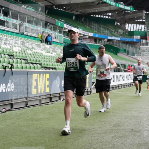 05.10.2025 - 20. swb-Marathon Bremen Michael Burmester http://msf.ph/oto/9327908 05.10.2025 12:56:33 Laufen im Stadion 325, 591, 830, 901, 984, 989, 1161, 1380, 1679, 2134, 2149, 2263, 2438, 2571, 2634, 3161, 3392, 3606, 3749, 3980, 4052, 4101, 4288, 4432, 4485, 5246, 5255, 5370, 5419, 5469, 5490, 6070, 6176, 6375, 6441, 6451, 6689, 6797, 6864, 6926, 7000, 7283, 7292, 7320, 7431, 7490, 7783, 7920, 8144, 8222, 8479, 8564, 9054, 78, 240, 1261, 1490, 1774, 1825, 1931, 2162, 2459, 2490, 2884, 2942, 3074, 3515, 3612, 3749, 4079, 4116, 4149, 4195, 4456, 5615, 5691, 5719, 6515 meine-sportfotos.de