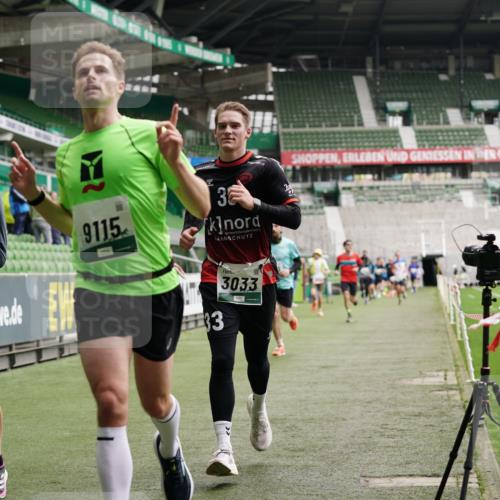 05.10.2025 - 20. swb-Marathon Bremen Michael Burmester http://msf.ph/oto/9327915 05.10.2025 12:52:10 Laufen im Stadion 754, 914, 1029, 1120, 1550, 1552, 1748, 1926, 2283, 2447, 2595, 3033, 3041, 3178, 3626, 4260, 4362, 4652, 4781, 5068, 5108, 5416, 5459, 5561, 5675, 5847, 5910, 6367, 6773, 7012, 7031, 7293, 7313, 7419, 7634, 7713, 8218, 8534, 8558, 8580, 8701, 8740, 9115, 503, 750, 1064, 1314, 1499, 1577, 1701, 1911, 2279, 2350, 2493, 2526, 4104, 4260, 4654, 4687, 6066, 6210, 6775, 7723, 8066, 8682, 8780 meine-sportfotos.de