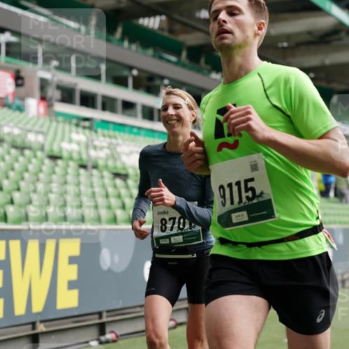 05.10.2025 - 20. swb-Marathon Bremen Michael Burmester http://msf.ph/oto/9327918 05.10.2025 12:52:10 Laufen im Stadion 754, 914, 1029, 1120, 1550, 1552, 1748, 1926, 2283, 2447, 2595, 3033, 3041, 3178, 3626, 4260, 4362, 4652, 4781, 5068, 5108, 5416, 5459, 5561, 5675, 5847, 5910, 6367, 6773, 7012, 7031, 7293, 7313, 7419, 7634, 7713, 8218, 8534, 8558, 8580, 8701, 8740, 9115, 503, 750, 1064, 1314, 1499, 1577, 1701, 1911, 2279, 2350, 2493, 2526, 4104, 4260, 4654, 4687, 6066, 6210, 6775, 7723, 8066, 8682, 8780 meine-sportfotos.de