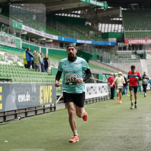 05.10.2025 - 20. swb-Marathon Bremen Michael Burmester http://msf.ph/oto/9327926 05.10.2025 12:52:13 Laufen im Stadion 754, 914, 1029, 1120, 1298, 1550, 1552, 1748, 1926, 2283, 2447, 2595, 3033, 3041, 3178, 3626, 4362, 4652, 4781, 5068, 5108, 5416, 5459, 5561, 5675, 5847, 5910, 6367, 6630, 6773, 7012, 7031, 7293, 7313, 7419, 7634, 8218, 8534, 8558, 8580, 8701, 8740, 8921, 9115, 750, 1064, 1314, 1499, 1577, 1701, 1911, 2279, 2350, 2493, 2526, 4260, 4654, 4687, 5910, 6066, 6210, 6775, 7713, 7723, 8066, 8682, 8780 meine-sportfotos.de