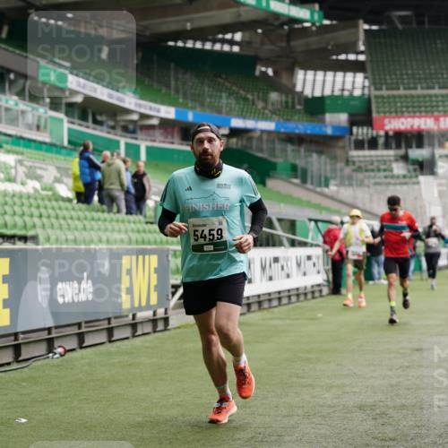 05.10.2025 - 20. swb-Marathon Bremen Michael Burmester http://msf.ph/oto/9327930 05.10.2025 12:52:13 Laufen im Stadion 754, 914, 1029, 1120, 1298, 1550, 1552, 1748, 1926, 2283, 2447, 2595, 3033, 3041, 3178, 3626, 4362, 4652, 4781, 5068, 5108, 5416, 5459, 5561, 5675, 5847, 5910, 6367, 6630, 6773, 7012, 7031, 7293, 7313, 7419, 7634, 8218, 8534, 8558, 8580, 8701, 8740, 8921, 9115, 750, 1064, 1314, 1499, 1577, 1701, 1911, 2279, 2350, 2493, 2526, 4260, 4654, 4687, 5910, 6066, 6210, 6775, 7713, 7723, 8066, 8682, 8780 meine-sportfotos.de