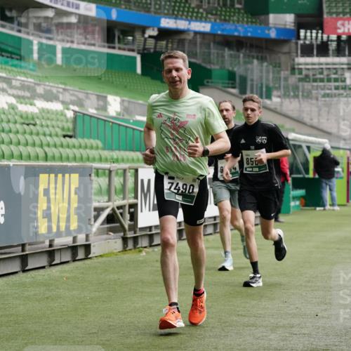05.10.2025 - 20. swb-Marathon Bremen Michael Burmester http://msf.ph/oto/9327944 05.10.2025 12:56:38 Laufen im Stadion 31, 299, 325, 479, 591, 830, 901, 989, 1161, 1380, 1595, 1627, 1679, 1977, 2134, 2149, 2263, 2438, 2571, 2634, 3161, 3392, 3471, 3606, 3980, 4052, 4101, 4484, 4485, 5246, 5255, 5370, 5419, 5469, 5490, 6070, 6176, 6375, 6441, 6451, 6689, 6797, 6864, 6926, 7000, 7017, 7283, 7292, 7320, 7431, 7490, 7783, 7920, 8222, 8479, 8564, 9054, 240, 984, 1261, 1490, 1774, 1825, 1931, 2459, 2490, 2942, 3074, 3612, 3749, 4079, 4116, 4149, 4195, 4288, 4432, 4456, 5615, 5691, 5719, 6515, 8144 meine-sportfotos.de