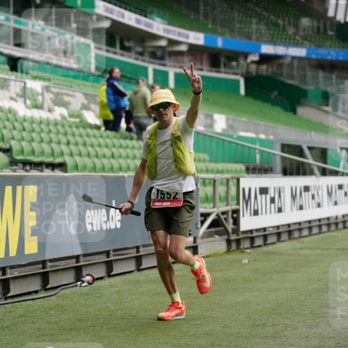 05.10.2025 - 20. swb-Marathon Bremen Michael Burmester http://msf.ph/oto/9327958 05.10.2025 12:52:19 Laufen im Stadion 615, 754, 793, 914, 1029, 1298, 1550, 1552, 1926, 2595, 3033, 3041, 3178, 3626, 4362, 4652, 4781, 4805, 4914, 5068, 5108, 5416, 5447, 5459, 5561, 5675, 5847, 6367, 6630, 6773, 7012, 7031, 7277, 7293, 7313, 7416, 7419, 7634, 7773, 7975, 8218, 8534, 8558, 8580, 8701, 8921, 9115, 10338, 750, 1064, 1120, 1314, 1577, 1701, 1748, 1911, 2279, 2283, 2350, 2447, 2526, 4260, 4687, 5910, 6775, 7713, 7723, 8066, 8682, 8740, 8780 meine-sportfotos.de