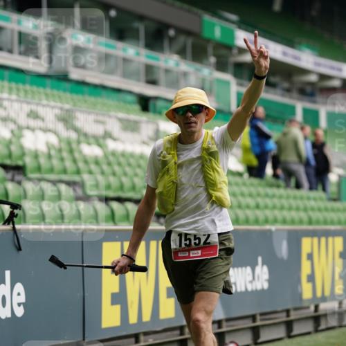 05.10.2025 - 20. swb-Marathon Bremen Michael Burmester http://msf.ph/oto/9327973 05.10.2025 12:52:20 Laufen im Stadion 615, 754, 793, 914, 1029, 1298, 1550, 1552, 1926, 2595, 3033, 3041, 3178, 3626, 4362, 4652, 4781, 4805, 4914, 5068, 5108, 5416, 5447, 5459, 5561, 5675, 5847, 6367, 6630, 6773, 7012, 7031, 7277, 7293, 7313, 7416, 7419, 7634, 7773, 7975, 8218, 8349, 8534, 8558, 8580, 8701, 8921, 9115, 10338, 750, 1064, 1120, 1314, 1701, 1748, 1911, 2279, 2283, 2350, 2447, 2526, 4260, 4687, 5910, 7713, 7723, 8066, 8682, 8740, 8780 meine-sportfotos.de