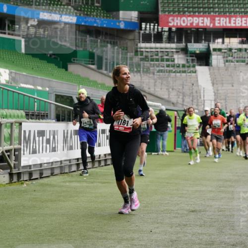 05.10.2025 - 20. swb-Marathon Bremen Michael Burmester http://msf.ph/oto/9327978 05.10.2025 12:56:43 Laufen im Stadion 31, 299, 325, 479, 591, 830, 901, 989, 1161, 1380, 1595, 1627, 1679, 1977, 2134, 2149, 2263, 2436, 2438, 2571, 2634, 3161, 3392, 3471, 3606, 3980, 4052, 4101, 4484, 4485, 5246, 5255, 5419, 5469, 6070, 6176, 6375, 6451, 6493, 6689, 6864, 6926, 7000, 7017, 7086, 7283, 7292, 7320, 7390, 7431, 7490, 7546, 7578, 7783, 7920, 8222, 8479, 8564, 9054, 984, 1261, 1774, 1825, 1931, 2490, 2942, 3749, 4149, 4288, 4432, 5370, 5490, 5615, 5719, 6441, 6515, 8144 meine-sportfotos.de