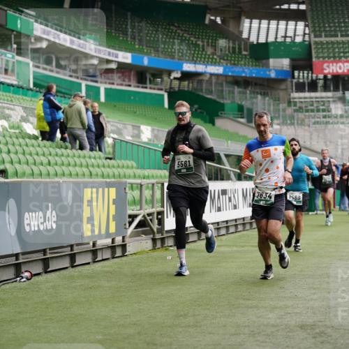 05.10.2025 - 20. swb-Marathon Bremen Michael Burmester http://msf.ph/oto/9327985 05.10.2025 12:52:21 Laufen im Stadion 615, 754, 793, 914, 1029, 1298, 1550, 1552, 1926, 2595, 3033, 3041, 3178, 3626, 4362, 4652, 4781, 4805, 4914, 5068, 5108, 5416, 5447, 5459, 5561, 5675, 5847, 6367, 6630, 6773, 7012, 7031, 7277, 7293, 7313, 7416, 7419, 7634, 7773, 7975, 8218, 8349, 8534, 8558, 8580, 8701, 8921, 9115, 10338, 750, 914, 1064, 1120, 1314, 1701, 1748, 1911, 2279, 2283, 2350, 2447, 2526, 4260, 4687, 5910, 7713, 8066, 8682, 8740, 8780 meine-sportfotos.de