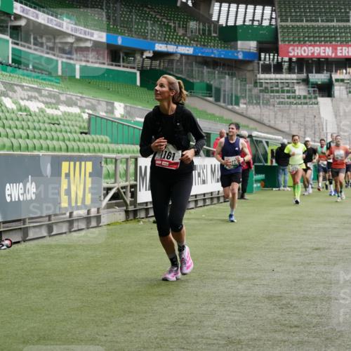 05.10.2025 - 20. swb-Marathon Bremen Michael Burmester http://msf.ph/oto/9327994 05.10.2025 12:56:45 Laufen im Stadion 31, 299, 325, 479, 591, 830, 901, 989, 1161, 1380, 1595, 1627, 1679, 1977, 2134, 2149, 2263, 2269, 2436, 2438, 2571, 2634, 3161, 3392, 3471, 3606, 3980, 4052, 4101, 4484, 4485, 5104, 5246, 5255, 5419, 5469, 6070, 6176, 6250, 6375, 6451, 6493, 6510, 6689, 6864, 6926, 7000, 7017, 7086, 7283, 7292, 7320, 7390, 7431, 7490, 7546, 7578, 7783, 7920, 8479, 8564, 9054, 984, 1261, 1774, 1825, 1931, 2490, 2942, 3161, 3749, 4149, 4288, 4432, 5370, 5490, 5615, 5719, 6441, 6515, 8144 meine-sportfotos.de