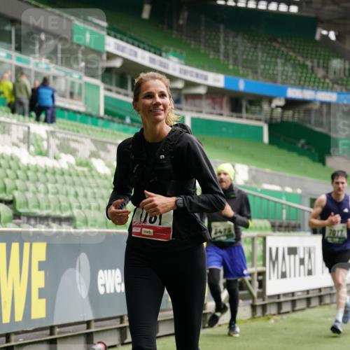 05.10.2025 - 20. swb-Marathon Bremen Michael Burmester http://msf.ph/oto/9328001 05.10.2025 12:56:46 Laufen im Stadion 31, 299, 325, 479, 591, 830, 901, 989, 1161, 1380, 1595, 1627, 1679, 1977, 2134, 2149, 2263, 2269, 2436, 2438, 2571, 2634, 3392, 3471, 3606, 3980, 4052, 4101, 4484, 4485, 5104, 5246, 5255, 5419, 5469, 6070, 6176, 6250, 6375, 6451, 6493, 6510, 6689, 6864, 6926, 7000, 7017, 7086, 7283, 7292, 7320, 7390, 7431, 7490, 7546, 7578, 7783, 7920, 8479, 8564, 9054, 9129, 325, 984, 1774, 1825, 1931, 2490, 2942, 3161, 3749, 4052, 4149, 4288, 4432, 5370, 5490, 5615, 6441, 6515, 8144 meine-sportfotos.de