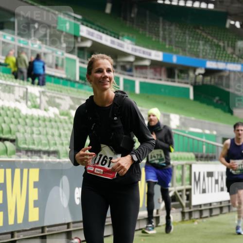 05.10.2025 - 20. swb-Marathon Bremen Michael Burmester http://msf.ph/oto/9328005 05.10.2025 12:56:46 Laufen im Stadion 31, 299, 325, 479, 591, 830, 901, 989, 1161, 1380, 1595, 1627, 1679, 1977, 2134, 2149, 2263, 2269, 2436, 2438, 2571, 2634, 3392, 3471, 3606, 3980, 4052, 4101, 4484, 4485, 5104, 5246, 5255, 5419, 5469, 6070, 6176, 6250, 6375, 6451, 6493, 6510, 6689, 6864, 6926, 7000, 7017, 7086, 7283, 7292, 7320, 7390, 7431, 7490, 7546, 7578, 7783, 7920, 8479, 8564, 9054, 9129, 325, 984, 1774, 1825, 1931, 2490, 2942, 3161, 3749, 4052, 4149, 4288, 4432, 5370, 5490, 5615, 6441, 6515, 8144 meine-sportfotos.de