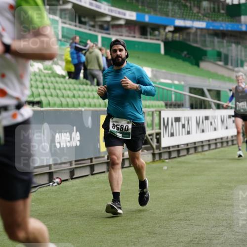 05.10.2025 - 20. swb-Marathon Bremen Michael Burmester http://msf.ph/oto/9328014 05.10.2025 12:52:24 Laufen im Stadion 615, 793, 1029, 1298, 1431, 1550, 1552, 1926, 2595, 3033, 3041, 3178, 3626, 4362, 4781, 4805, 4914, 5068, 5108, 5416, 5447, 5459, 5561, 5675, 5847, 6367, 6630, 6677, 6773, 7012, 7031, 7277, 7293, 7313, 7416, 7419, 7634, 7773, 7975, 8218, 8349, 8534, 8558, 8580, 8701, 8921, 9115, 10338, 750, 754, 914, 1064, 1120, 1314, 1748, 1911, 2279, 2283, 2350, 2447, 4260, 4652, 4687, 5847, 5910, 6773, 7713, 8066, 8682, 8740, 8780 meine-sportfotos.de