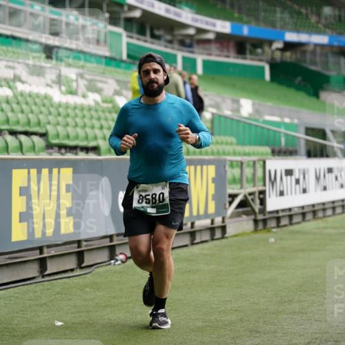 05.10.2025 - 20. swb-Marathon Bremen Michael Burmester http://msf.ph/oto/9328018 05.10.2025 12:52:25 Laufen im Stadion 615, 793, 1029, 1298, 1431, 1550, 1552, 1926, 2595, 3033, 3041, 3178, 3626, 4362, 4781, 4805, 4914, 4935, 5068, 5108, 5416, 5447, 5459, 5561, 5675, 6367, 6630, 6677, 7012, 7031, 7277, 7293, 7313, 7416, 7419, 7634, 7773, 7975, 8218, 8349, 8534, 8558, 8580, 8701, 8921, 9115, 10338, 750, 754, 914, 1120, 1314, 1748, 1911, 1926, 2279, 2283, 2447, 4260, 4652, 4687, 5847, 5910, 6773, 7713, 8066, 8682, 8740, 8780 meine-sportfotos.de