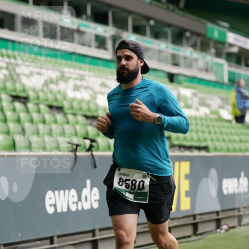 05.10.2025 - 20. swb-Marathon Bremen Michael Burmester http://msf.ph/oto/9328025 05.10.2025 12:52:26 Laufen im Stadion 550, 590, 615, 793, 1029, 1298, 1431, 1550, 1552, 2595, 3033, 3041, 3178, 3626, 4362, 4781, 4805, 4914, 4935, 5068, 5108, 5416, 5447, 5459, 5561, 5675, 6367, 6630, 6677, 7012, 7031, 7277, 7293, 7313, 7416, 7419, 7634, 7773, 7975, 8218, 8349, 8534, 8558, 8580, 8701, 8921, 9115, 10338, 754, 914, 1120, 1314, 1748, 1911, 1926, 2283, 2447, 4260, 4652, 4687, 5847, 5910, 6773, 7713, 8066, 8740, 8780 meine-sportfotos.de