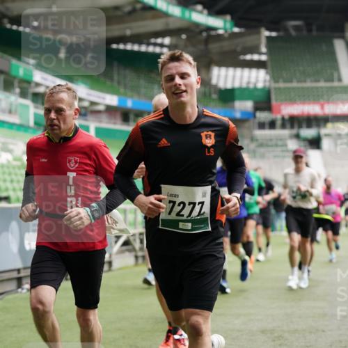 05.10.2025 - 20. swb-Marathon Bremen Michael Burmester http://msf.ph/oto/9328061 05.10.2025 12:52:30 Laufen im Stadion 550, 590, 615, 793, 1029, 1298, 1431, 1550, 1552, 1600, 2595, 3033, 3041, 3178, 3626, 4218, 4362, 4746, 4805, 4914, 4935, 5068, 5108, 5416, 5447, 5459, 5561, 5675, 6367, 6630, 6677, 7012, 7031, 7277, 7293, 7313, 7416, 7419, 7634, 7773, 7975, 8218, 8297, 8349, 8431, 8534, 8558, 8580, 8701, 8921, 9115, 10338, 754, 914, 1120, 1748, 1926, 2283, 2447, 4260, 4652, 4781, 5847, 5910, 6773, 7713, 8740 meine-sportfotos.de