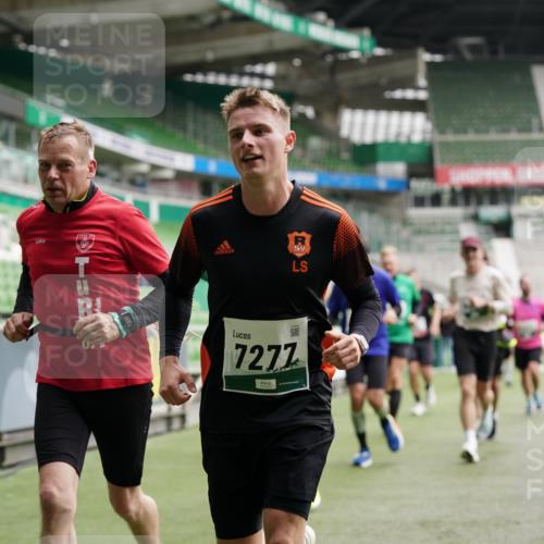 05.10.2025 - 20. swb-Marathon Bremen Michael Burmester http://msf.ph/oto/9328066 05.10.2025 12:52:30 Laufen im Stadion 550, 590, 615, 793, 1029, 1298, 1431, 1550, 1552, 1600, 2595, 3033, 3041, 3178, 3626, 4218, 4362, 4746, 4805, 4914, 4935, 5068, 5108, 5416, 5447, 5459, 5561, 5675, 6367, 6630, 6677, 7012, 7031, 7277, 7293, 7313, 7416, 7419, 7634, 7773, 7975, 8218, 8297, 8349, 8431, 8534, 8558, 8580, 8701, 8921, 9115, 10338, 754, 914, 1120, 1748, 1926, 2283, 2447, 4260, 4652, 4781, 5847, 5910, 6773, 7713, 8740 meine-sportfotos.de