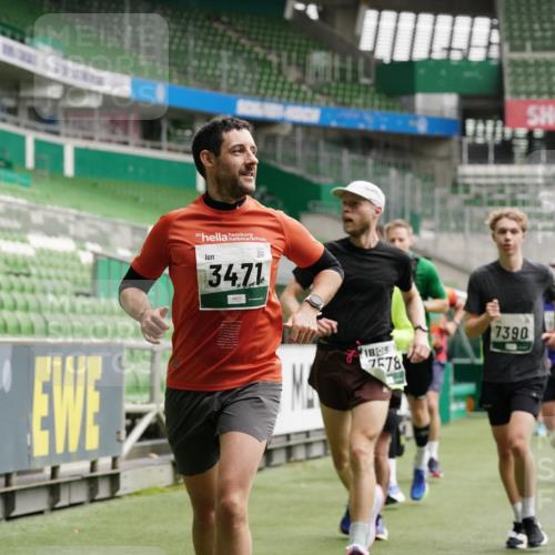 05.10.2025 - 20. swb-Marathon Bremen Michael Burmester http://msf.ph/oto/9328073 05.10.2025 12:56:53 Laufen im Stadion 31, 246, 299, 305, 479, 591, 830, 833, 1161, 1380, 1595, 1627, 1679, 1971, 1977, 2166, 2263, 2269, 2436, 2438, 2571, 2634, 3392, 3471, 3606, 3813, 3980, 4101, 4484, 4485, 5104, 5246, 5255, 5419, 5469, 5503, 5664, 6176, 6250, 6267, 6375, 6451, 6493, 6510, 6689, 6864, 6926, 7000, 7017, 7086, 7283, 7292, 7320, 7390, 7431, 7490, 7546, 7578, 7783, 7920, 8479, 8564, 8973, 9054, 9129, 325, 901, 984, 989, 2134, 2149, 3161, 3749, 4052, 4288, 4432, 5370, 5490, 6070, 6441, 8144 meine-sportfotos.de