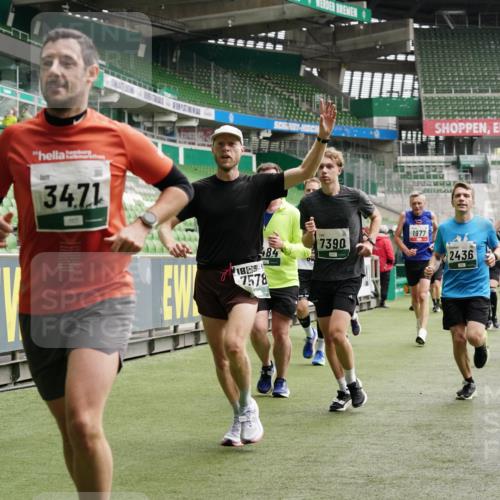05.10.2025 - 20. swb-Marathon Bremen Michael Burmester http://msf.ph/oto/9328077 05.10.2025 12:56:54 Laufen im Stadion 31, 246, 299, 305, 479, 591, 830, 833, 1161, 1380, 1595, 1627, 1679, 1971, 1977, 2166, 2263, 2269, 2436, 2438, 2571, 2634, 3392, 3471, 3606, 3813, 3980, 4101, 4484, 4485, 5104, 5246, 5255, 5419, 5469, 5503, 5664, 6176, 6250, 6267, 6375, 6451, 6493, 6510, 6864, 6926, 7000, 7017, 7086, 7283, 7292, 7320, 7390, 7431, 7490, 7546, 7578, 7783, 7920, 8479, 8564, 8973, 9054, 9129, 325, 830, 901, 984, 989, 2134, 2149, 3161, 4052, 4288, 4432, 4485, 5370, 5490, 6070, 6441, 8144 meine-sportfotos.de