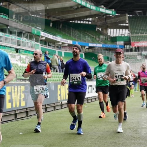 05.10.2025 - 20. swb-Marathon Bremen Michael Burmester http://msf.ph/oto/9328081 05.10.2025 12:52:32 Laufen im Stadion 550, 590, 615, 793, 1029, 1298, 1431, 1550, 1552, 1600, 2595, 3033, 3041, 3178, 3626, 4218, 4362, 4746, 4805, 4914, 4935, 5068, 5108, 5416, 5447, 5459, 5561, 5675, 6367, 6630, 6677, 7012, 7031, 7277, 7293, 7313, 7416, 7419, 7634, 7773, 7975, 8218, 8297, 8349, 8431, 8534, 8558, 8580, 8701, 8921, 9115, 10338, 754, 914, 1120, 1748, 1926, 2283, 2447, 4652, 4781, 5847, 5910, 6773, 7713, 8740 meine-sportfotos.de