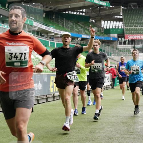 05.10.2025 - 20. swb-Marathon Bremen Michael Burmester http://msf.ph/oto/9328082 05.10.2025 12:56:55 Laufen im Stadion 31, 246, 299, 305, 479, 591, 833, 1161, 1380, 1382, 1595, 1627, 1679, 1971, 1977, 2166, 2263, 2269, 2436, 2438, 2571, 2634, 3392, 3471, 3606, 3813, 3980, 4101, 4484, 5104, 5246, 5255, 5419, 5469, 5503, 5664, 6176, 6250, 6267, 6375, 6451, 6493, 6510, 6864, 6926, 7000, 7017, 7086, 7283, 7292, 7320, 7390, 7431, 7490, 7546, 7578, 7783, 7920, 8479, 8564, 8973, 9054, 9129, 325, 830, 901, 984, 989, 2134, 2149, 3161, 4052, 4288, 4485, 5370, 5490, 6070, 6441, 8144 meine-sportfotos.de